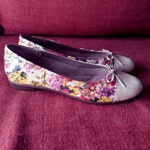 OFFERS WELCOME AEROSOLES Ballet Style, Floral NWOT